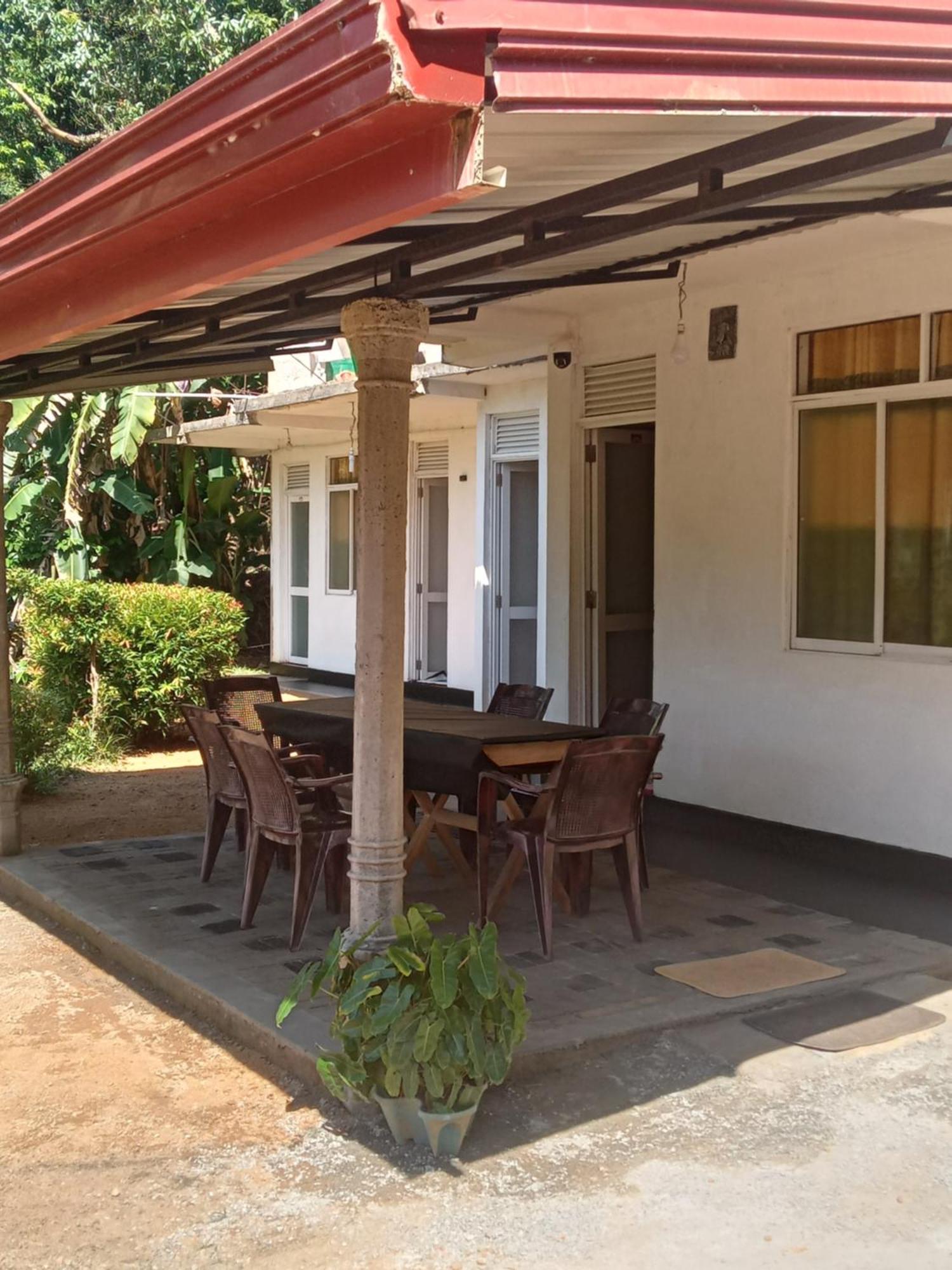Rainforest Holiday Inn Deniyaya Bagian luar foto