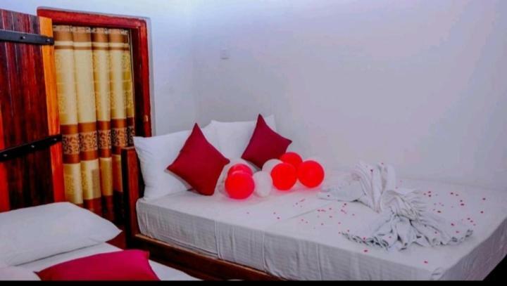 Rainforest Holiday Inn Deniyaya Bagian luar foto